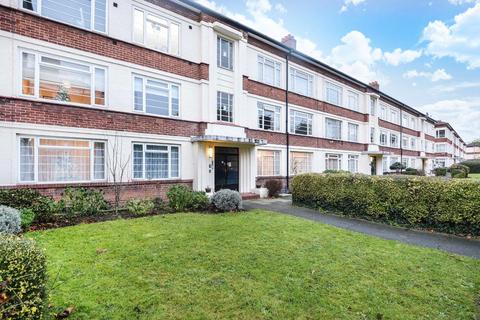 Manor Vale, Brentford TW8