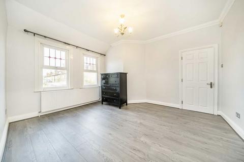 3 bedroom detached house to rent, Guildersfield Road, London SW16