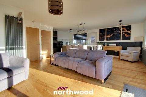 27 Ferndale Drive, Moorends, Doncaster, DN8 4SE