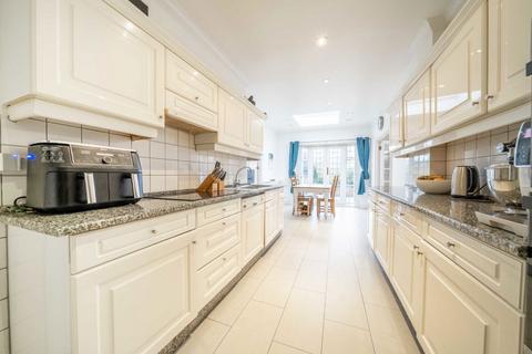 5 bedroom house for sale, Morton Way, London N14