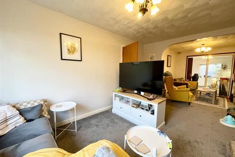 4 bedroom end of terrace house to rent, Vardy Close, Southampton SO19