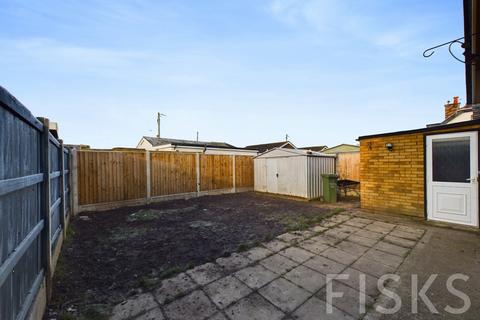 1 bedroom bungalow for sale, Gafzelle Drive, Canvey Island, SS8