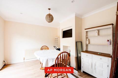 3 bedroom semi-detached house for sale, Foxhills Road, Stourbridge, West Midlands, DY8