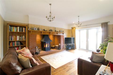 25 Ashingdon Heights, Rochford, SS4 3TH