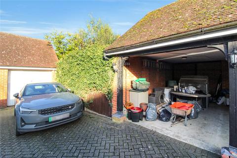 25 Ashingdon Heights, Rochford, SS4 3TH