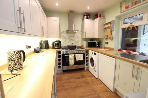 2 bedroom townhouse for sale, Greystones Drive, Keighley, BD22