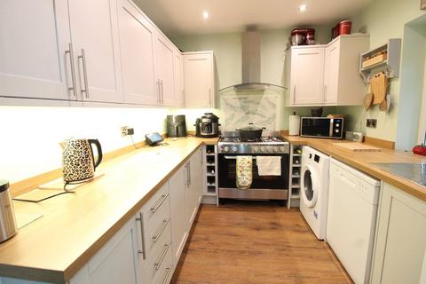 2 bedroom townhouse for sale, Greystones Drive, Keighley, BD22