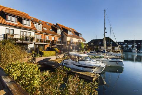 White Heather Court, Hythe, Southampton