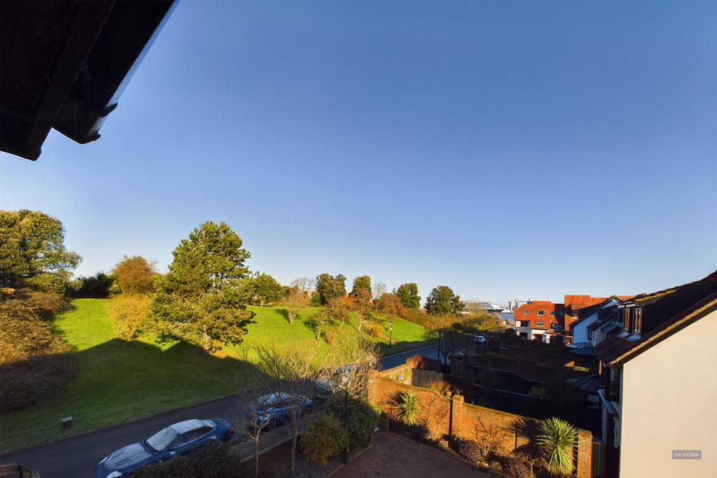 CAM01745 G0-PR0063-STILL007.jpg