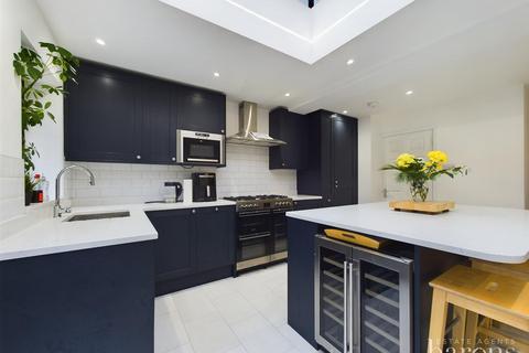 18 Chandler Road, Basingstoke, RG21 3JX