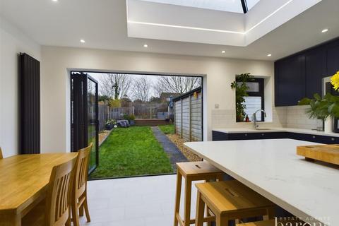 18 Chandler Road, Basingstoke, RG21 3JX