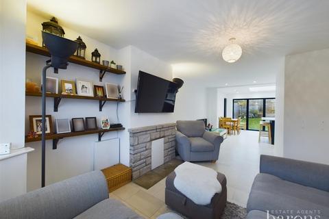 18 Chandler Road, Basingstoke, RG21 3JX