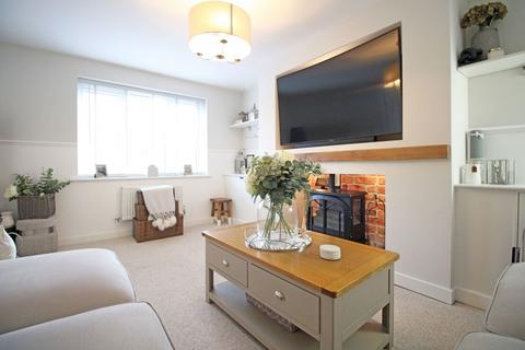 21 Centenary Way, Raunds, Wellingborough, NN9 6UL