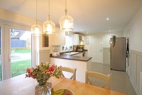 21 Centenary Way, Raunds, Wellingborough, NN9 6UL