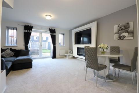 5 Alfred Gardens, Rochford, SS4 1JX