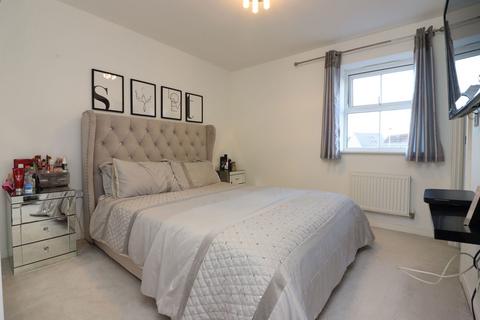5 Alfred Gardens, Rochford, SS4 1JX