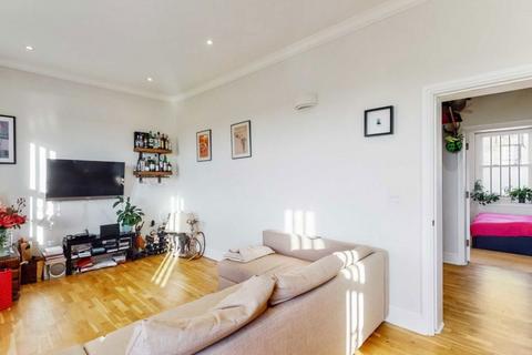 2 bedroom flat for sale, Hilda Road, Southall UB2