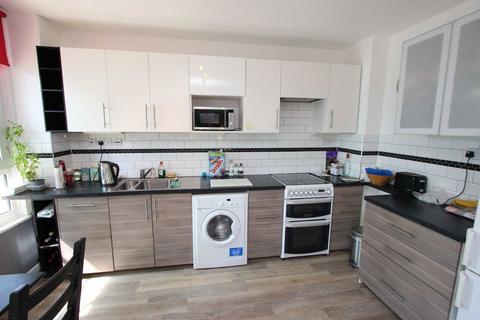 2 bedroom flat to rent, Watts Street, London E1W