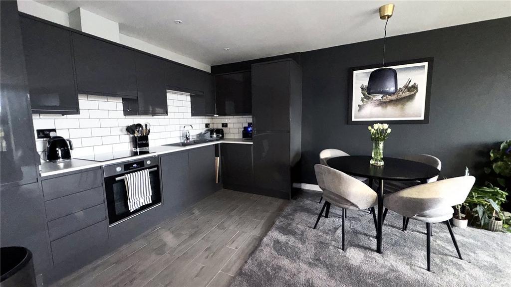 Kitchen/Dining Area