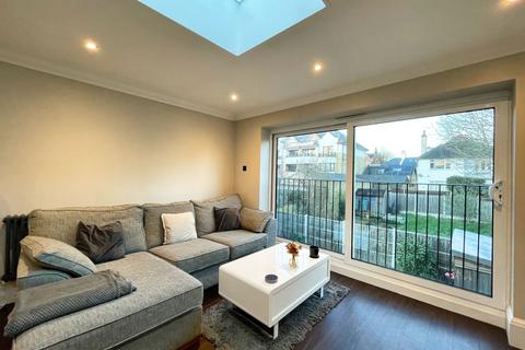 undefined, Clifftown Parade, Westcliff On Sea SS1