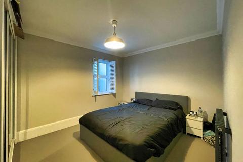 1 bedroom flat for sale, Clifftown Parade, Westcliff On Sea SS1