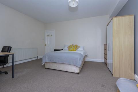 4 bedroom terraced house to rent, Paton Street, Leicester