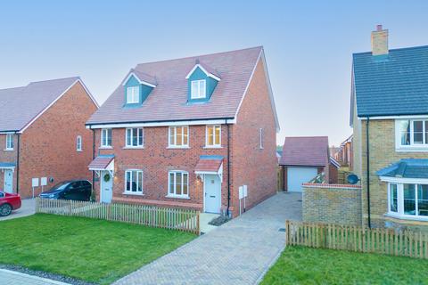 3 bedroom townhouse to rent, Woodward Gardens, Sawbridgeworth CM21