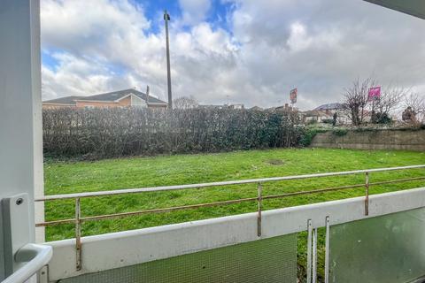 Studio for sale, Park View Court, Leigh-on-Sea