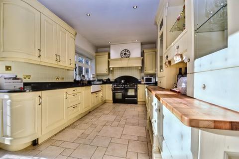 6 bedroom detached house for sale, Broadstone