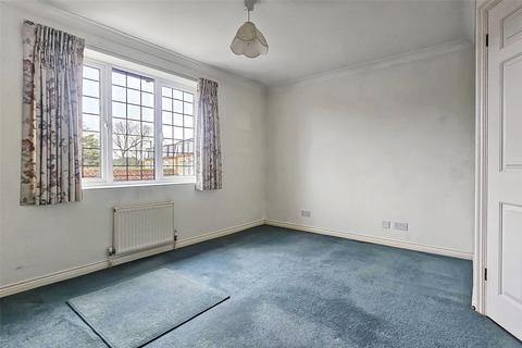 8 Blenheim Drive, Rustington, Littlehampton, BN16 3SN