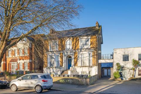 1 bedroom flat for sale, Croydon Road, Penge, London, SE20