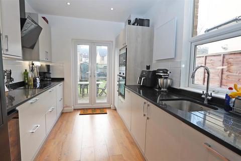 100 Lower Road, Kenley, CR8 5ND