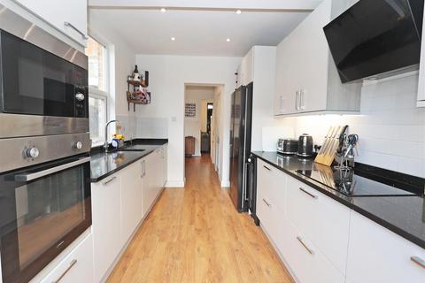 100 Lower Road, Kenley, CR8 5ND