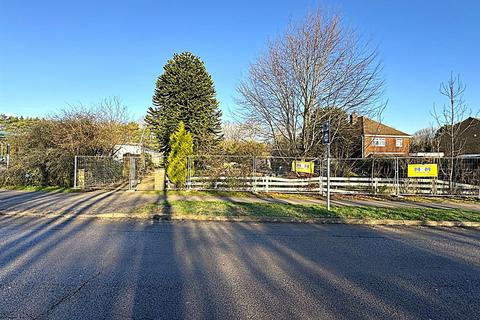 143 Corby Road, Weldon, Corby, NN17 3HU