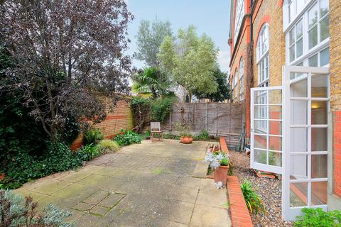 2 bedroom flat to rent, Rutland Road, London E9