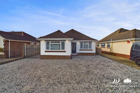 3 bedroom detached bungalow to rent, Cornaway Lane, Fareham PO16