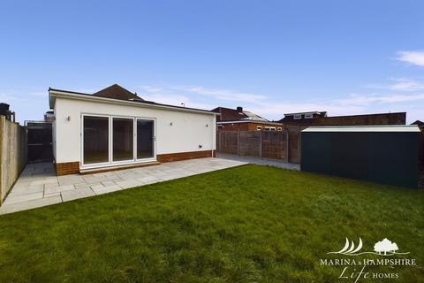 3 bedroom detached bungalow to rent, Cornaway Lane, Fareham PO16