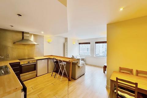 2 bedroom apartment to rent, 14 Park Row