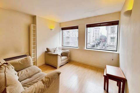 2 bedroom apartment to rent, 14 Park Row