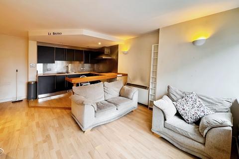 2 bedroom apartment to rent, 14 Park Row