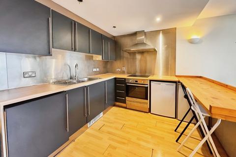 2 bedroom apartment to rent, 14 Park Row