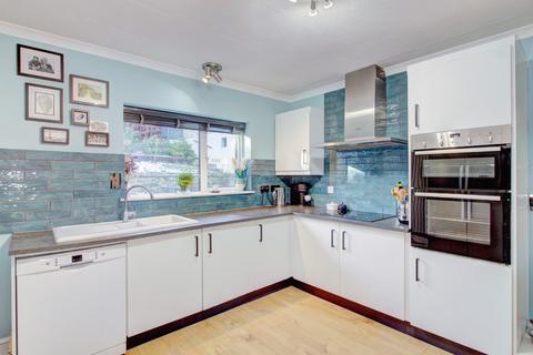 3 bedroom detached house for sale, Devizes Road, Box SN13