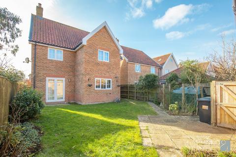 4 bedroom detached house for sale, New Road, Tacolneston