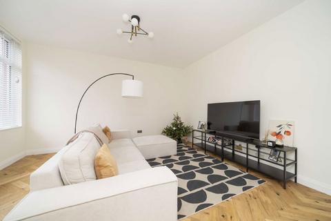 3 bedroom house for sale, Babington Road, London SW16