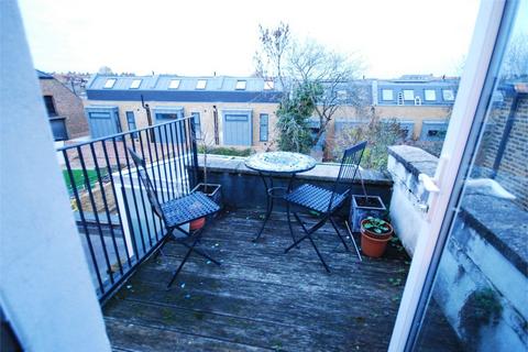 2 bedroom detached house to rent, Old Devonshire Road, Balham SW12