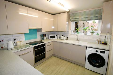 73 Dinglederry, Olney, MK46 5ET