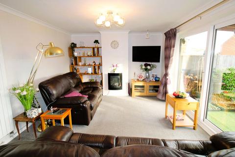 73 Dinglederry, Olney, MK46 5ET