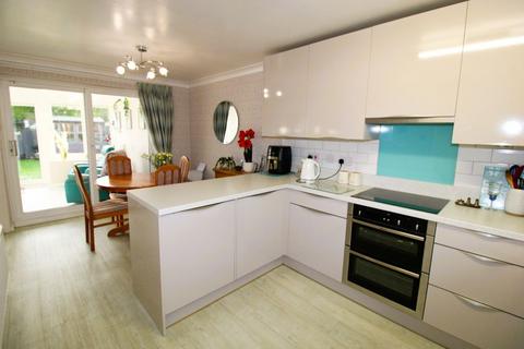 73 Dinglederry, Olney, MK46 5ET