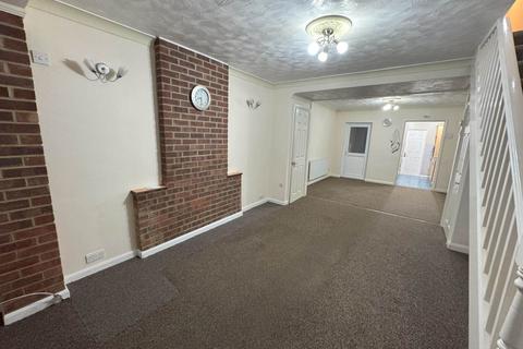 3 bedroom terraced house to rent, Connaught Road, Reading