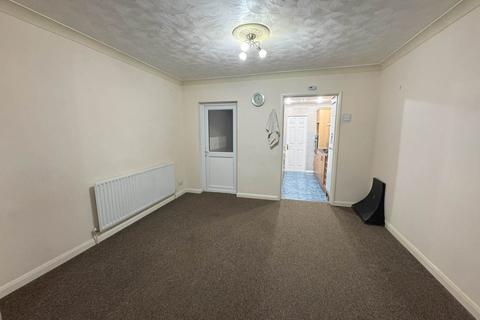 3 bedroom terraced house to rent, Connaught Road, Reading